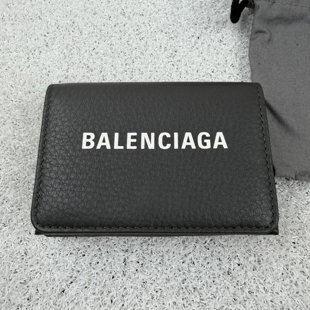 Balenciaga Wallet Black Grained Leather‎ Trifold Logo 531592 DLQAN 3766 U NEW